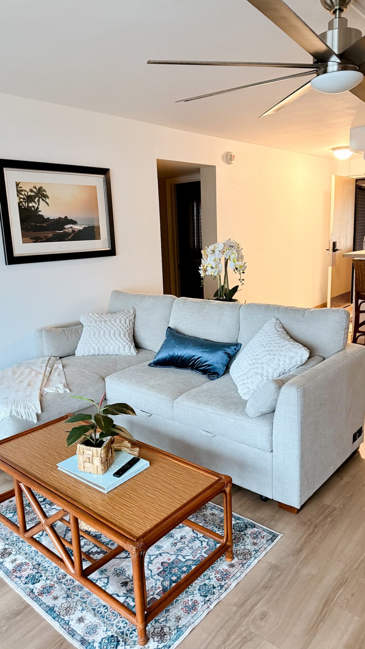 Condo in Lahaina · ★5.0 · 1 bedroom · 2 beds · 1 bath - Photo 4