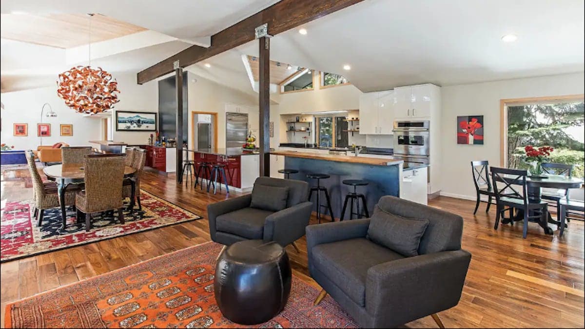 Home in Incline Village · 6 bedrooms · 6 beds · 5.5 private baths - Photo 4