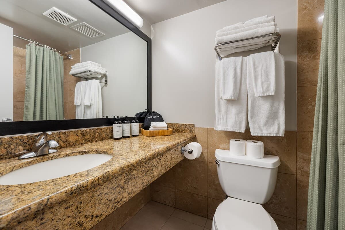 Tropical Waikiki Getaway with Free Parking - Photo 5