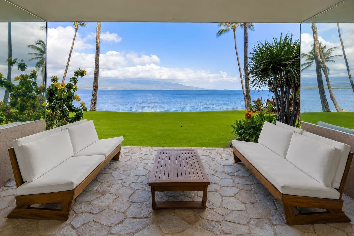 Condo in Wailuku · ★4.88 · 2 bedrooms · 4 beds · 2 baths - Photo 1