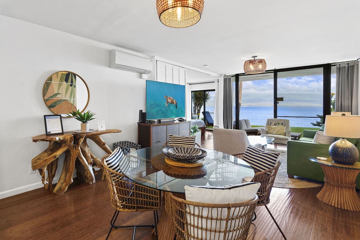 Condo in Wailuku · ★4.88 · 2 bedrooms · 4 beds · 2 baths - Photo 2