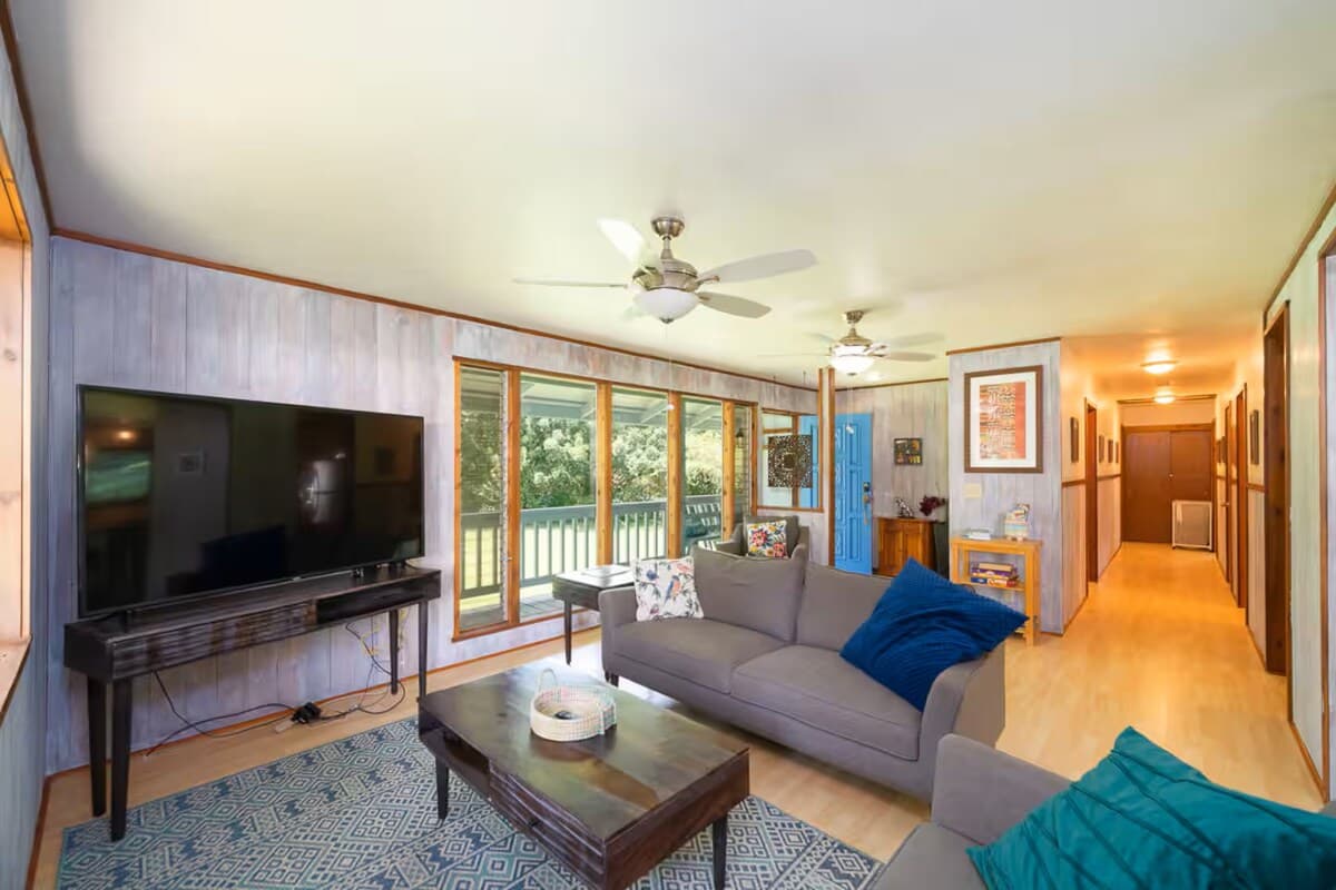 Home in Keaau · ★4.63 · 3 bedrooms · 3 beds · 2 private baths - Photo 3