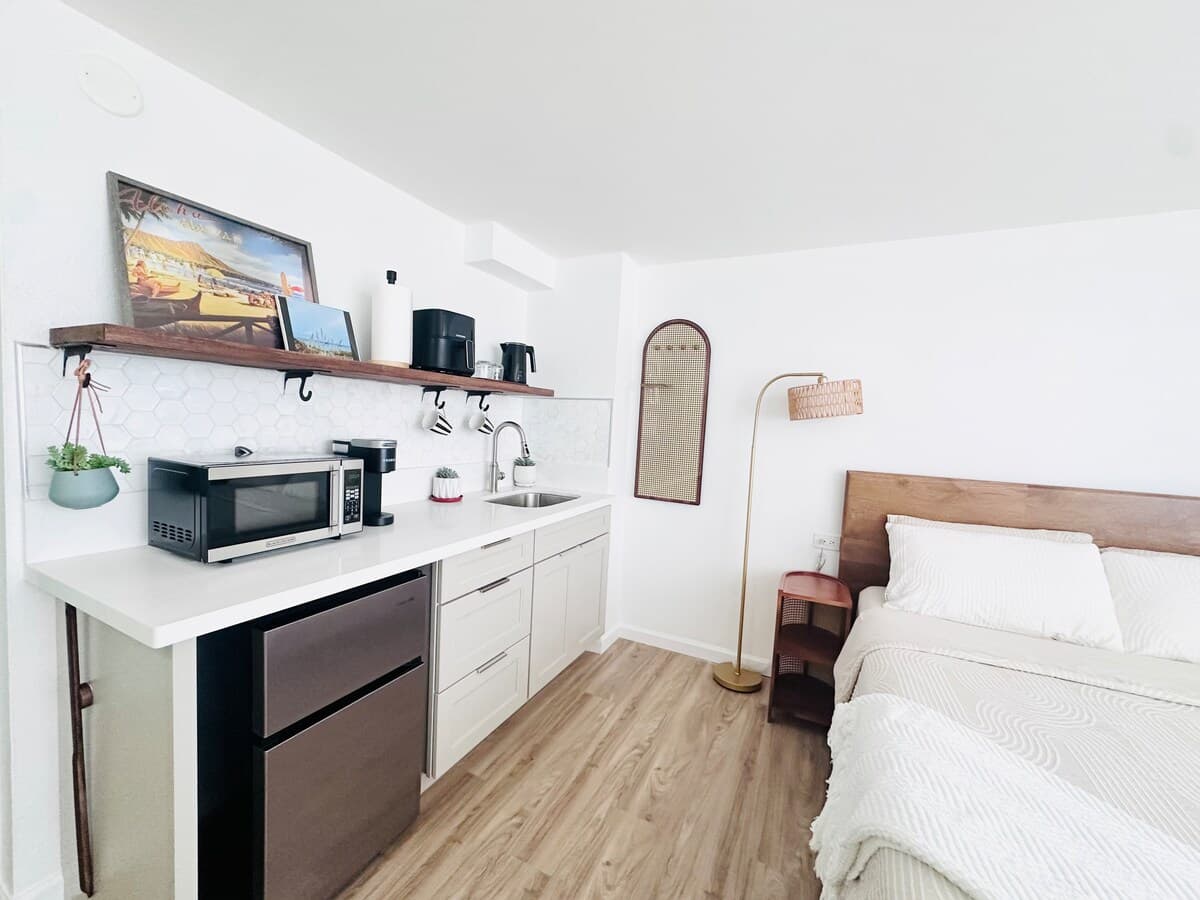 Entire newly renovated ocean view unit 38FL 2B2B - Photo 5