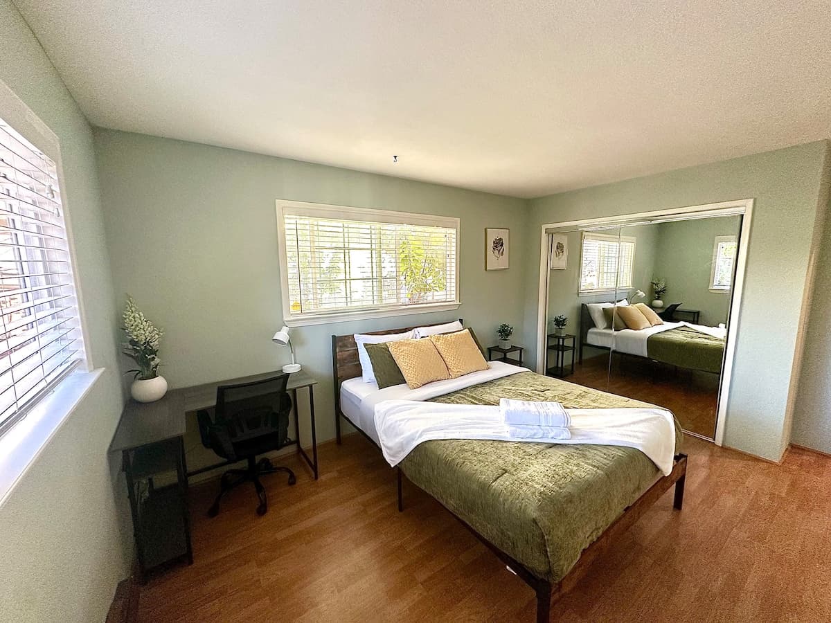 NVIDIA-Biking Distance, 5BR Family Home - Photo 2