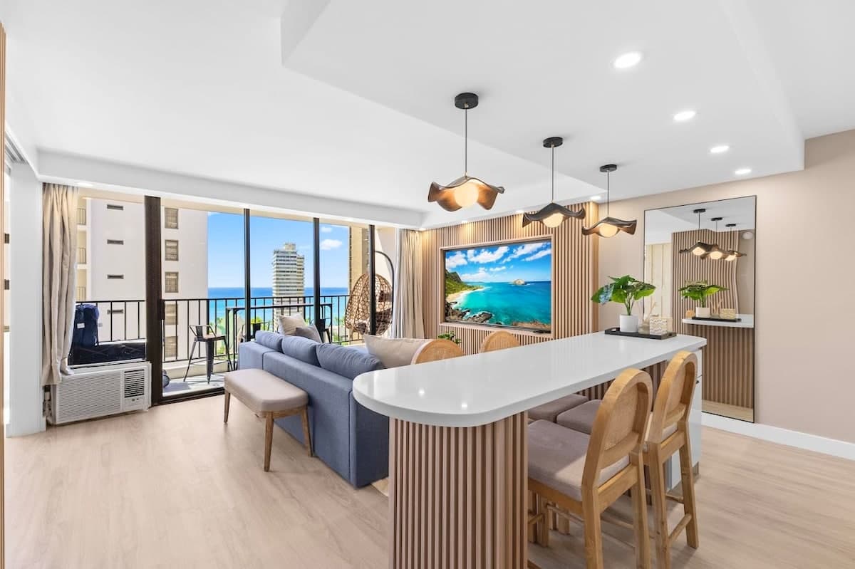 18F-Tropical Paradise-Waikiki Banyan 1BR/Parking! - Photo 2