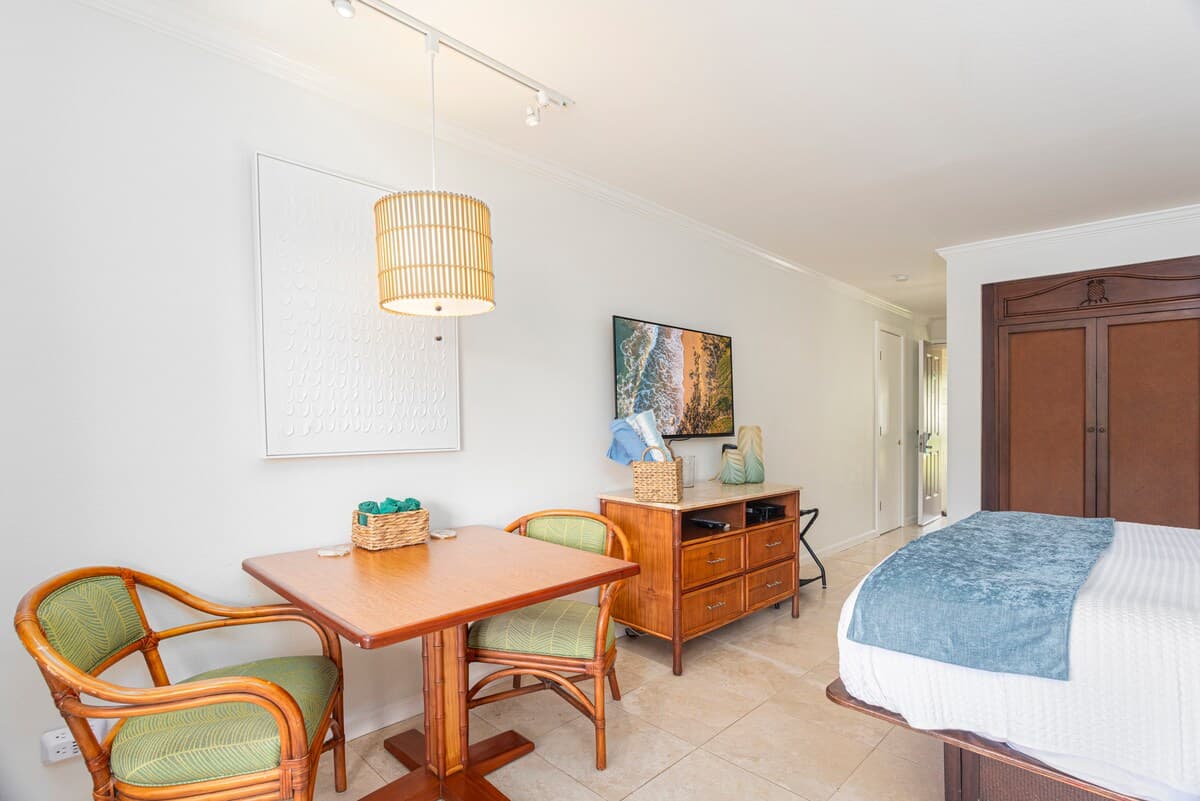 Condo in Kapaa · ★4.95 · 1 bedroom · 2 beds · 1 bath - Photo 4