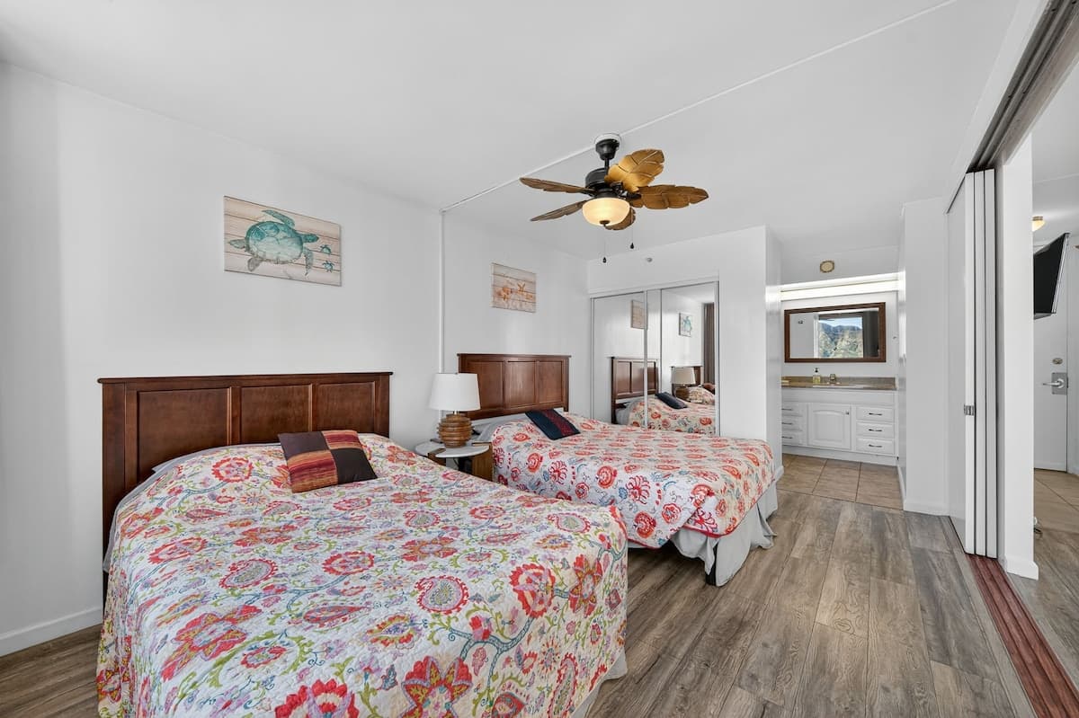 Condo in Honolulu · ★4.95 · 1 bedroom · 3 beds · 1 private bath - Photo 1