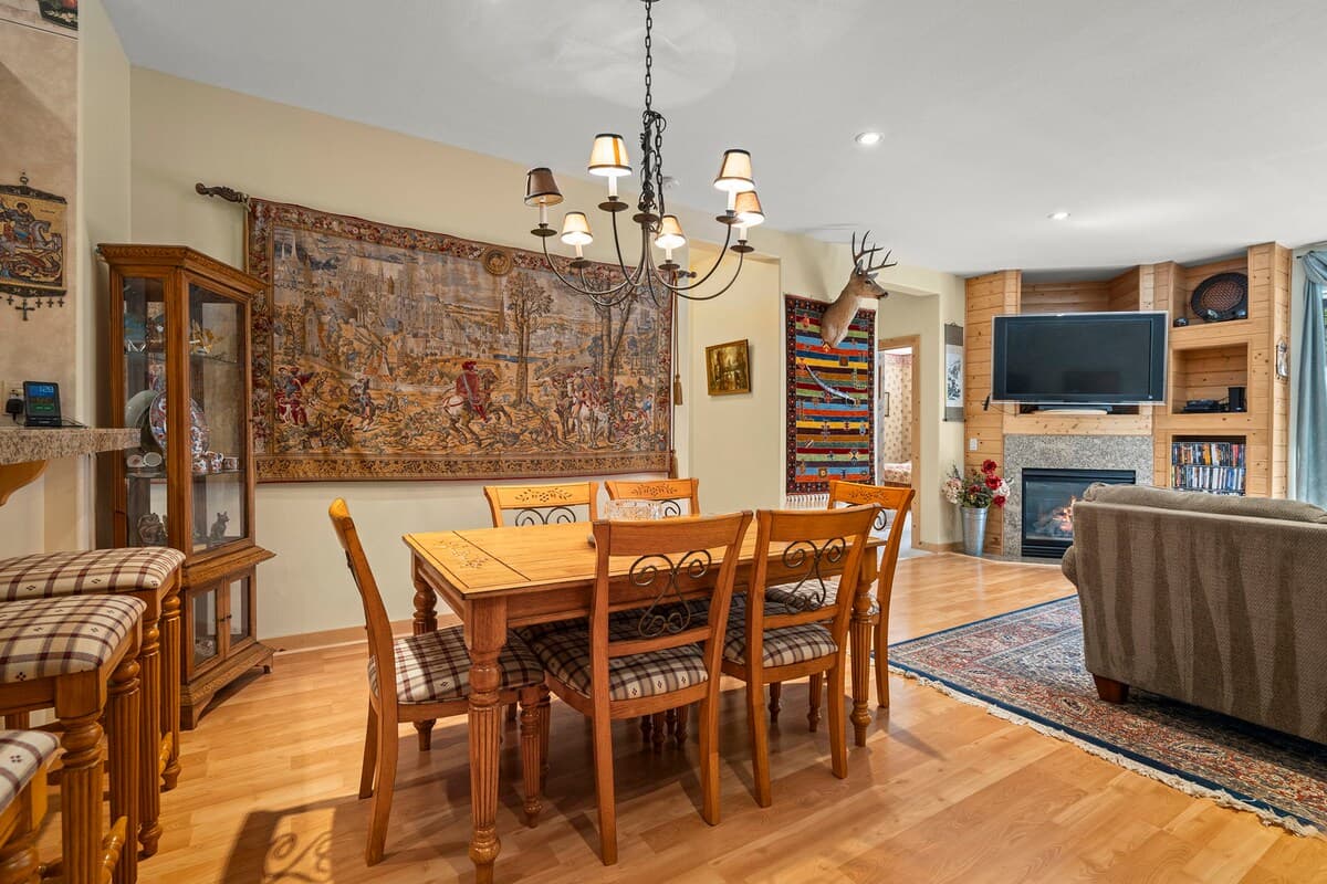 Condo in Incline Village · 2 bedrooms · 3 beds · 2 private baths - Photo 4