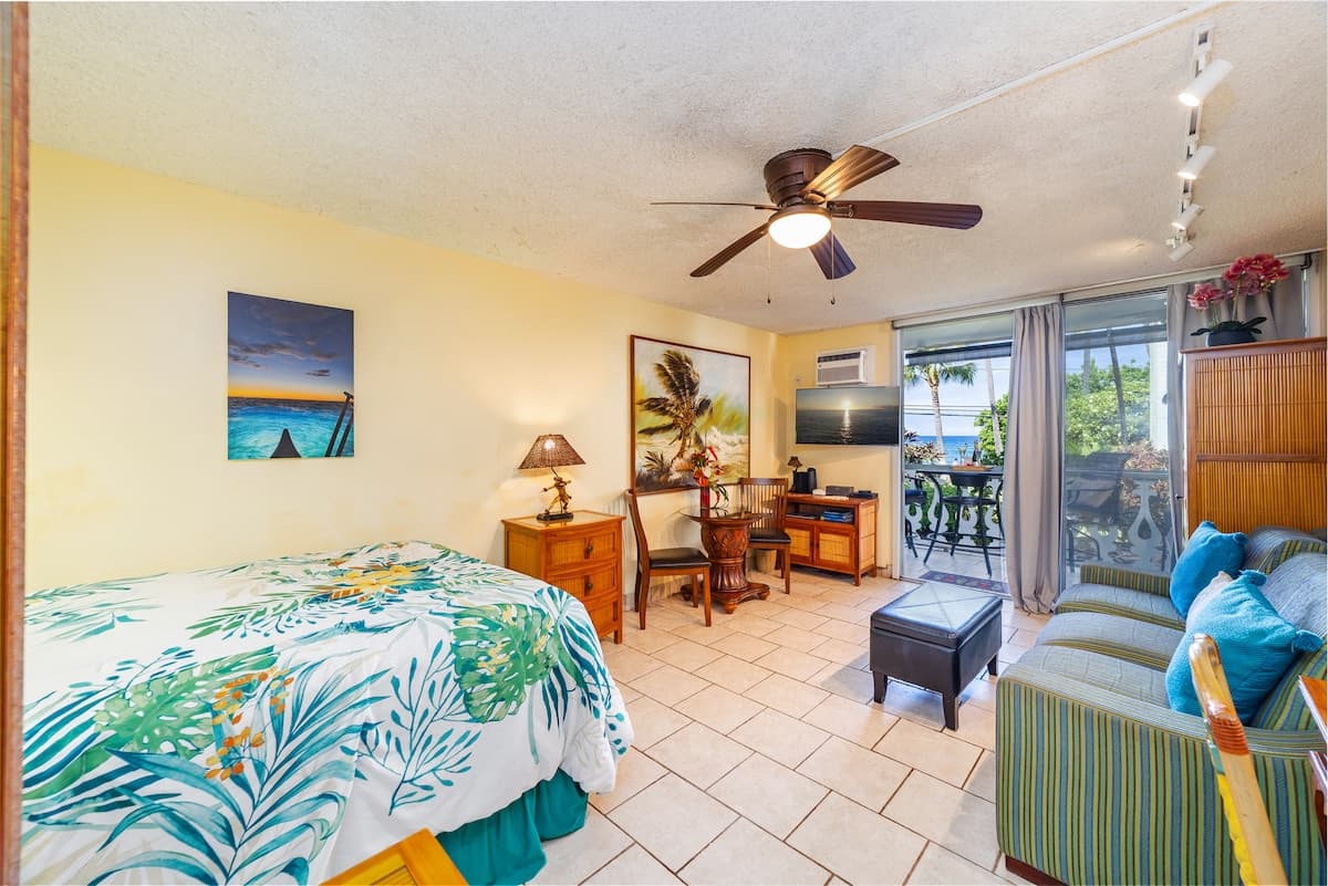 Condo in Kailua-Kona · ★5.0 · Studio · 1 bed · 1 bath - Photo 2