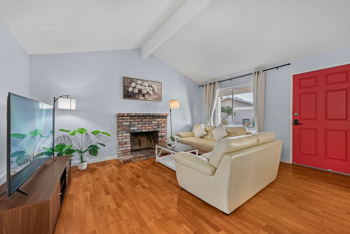 Bright 4BR Silicon Valley Home, Pet-Friendly - Photo 2