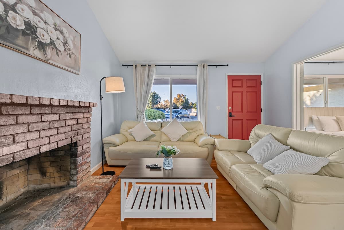 Bright 4BR Silicon Valley Home, Pet-Friendly - Photo 4