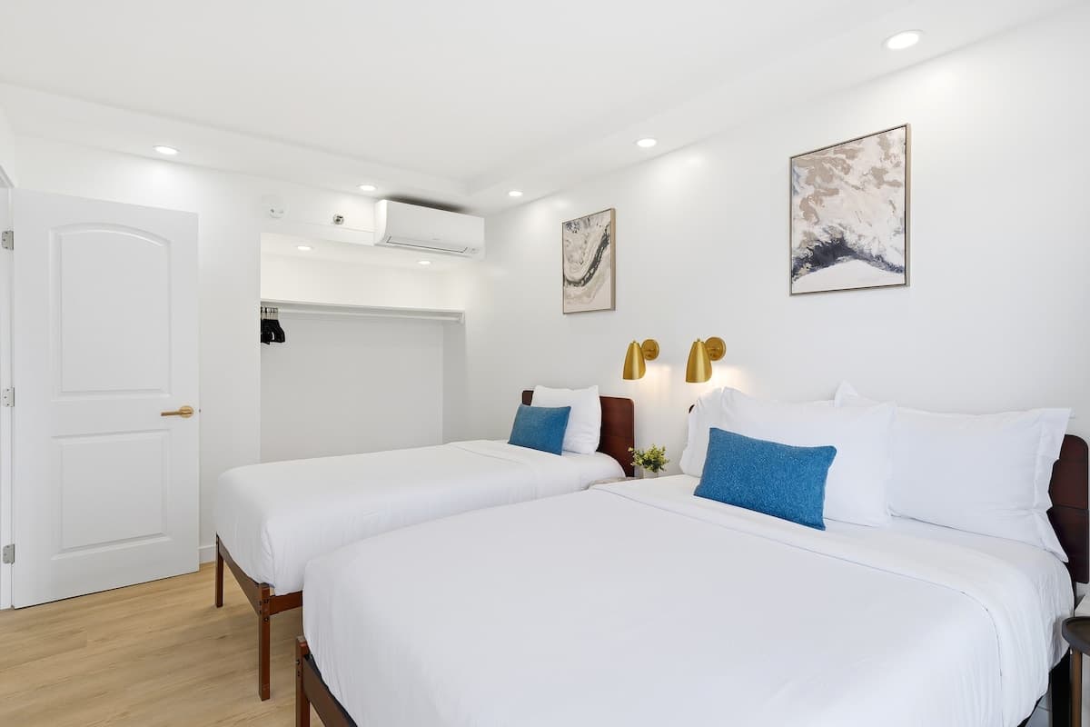 The Island Getaway: Free Parking, AC, 3Bd, 2 Bath - Photo 1