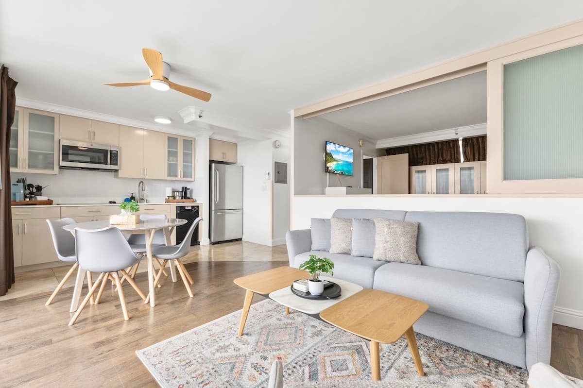 Cozy & Beautiful 1-BR on Beachwalk-Waikiki Beach~ - Photo 5