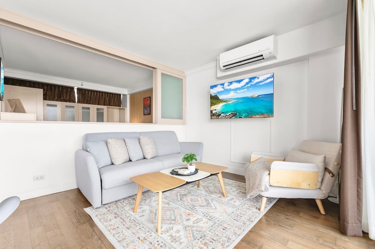 Cozy & Beautiful 1-BR on Beachwalk-Waikiki Beach~ - Photo 3
