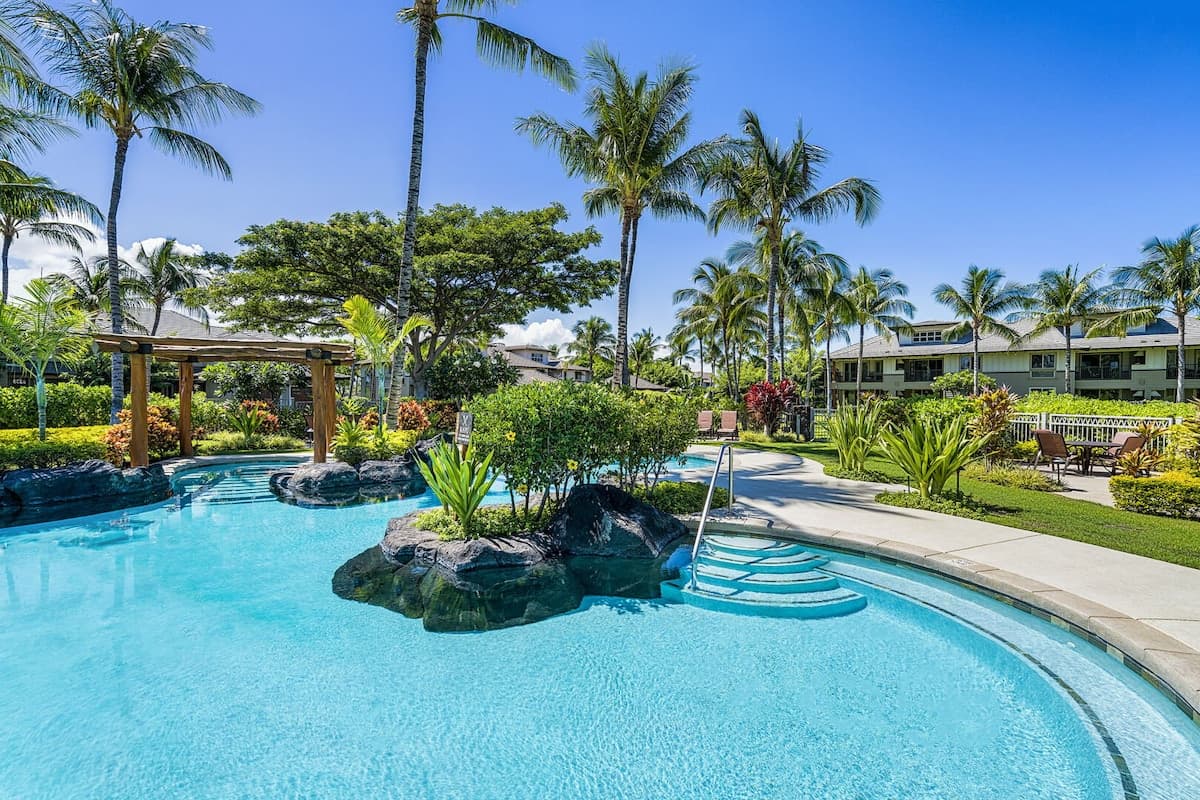 Home in Waimea · ★5.0 · 3 bedrooms · 4 beds · 3 private baths - Photo 5