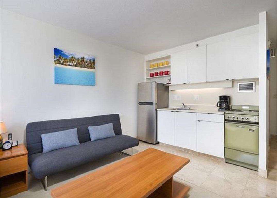 4th Fl Marine Surf Studio | Corner Unit | Parking - Photo 2