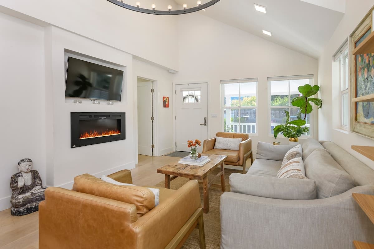 Corte Madera Home with Outdoor Lounge & Fire Table - Photo 4