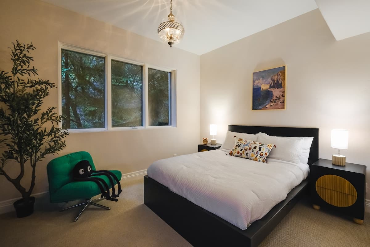 Montclair Hills Retreat with Treetop Views - Photo 2