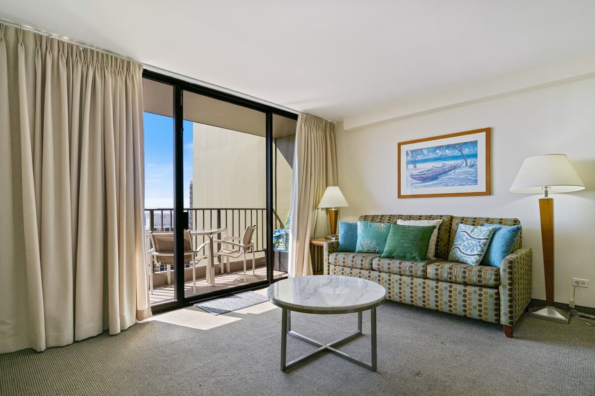 Condo in Honolulu · ★4.95 · 1 bedroom · 3 beds · 1 private bath - Photo 1