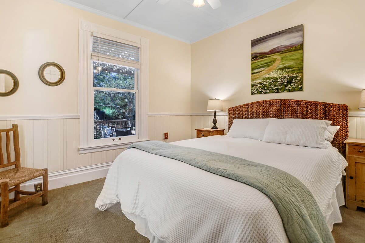 Vineyard's Edge Historic Sonoma Farmhouse - Photo 3