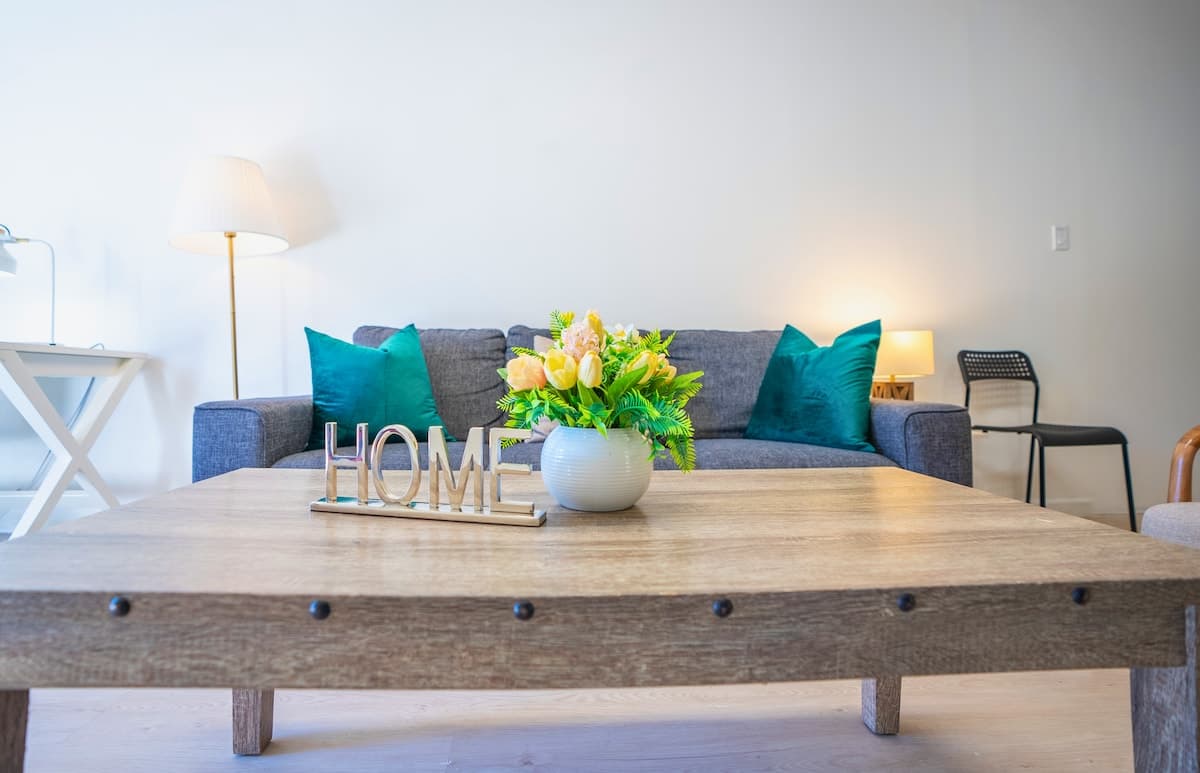 Home in Mountain View · ★4.67 · 6 bedrooms · 7 beds · 2 baths - Photo 1