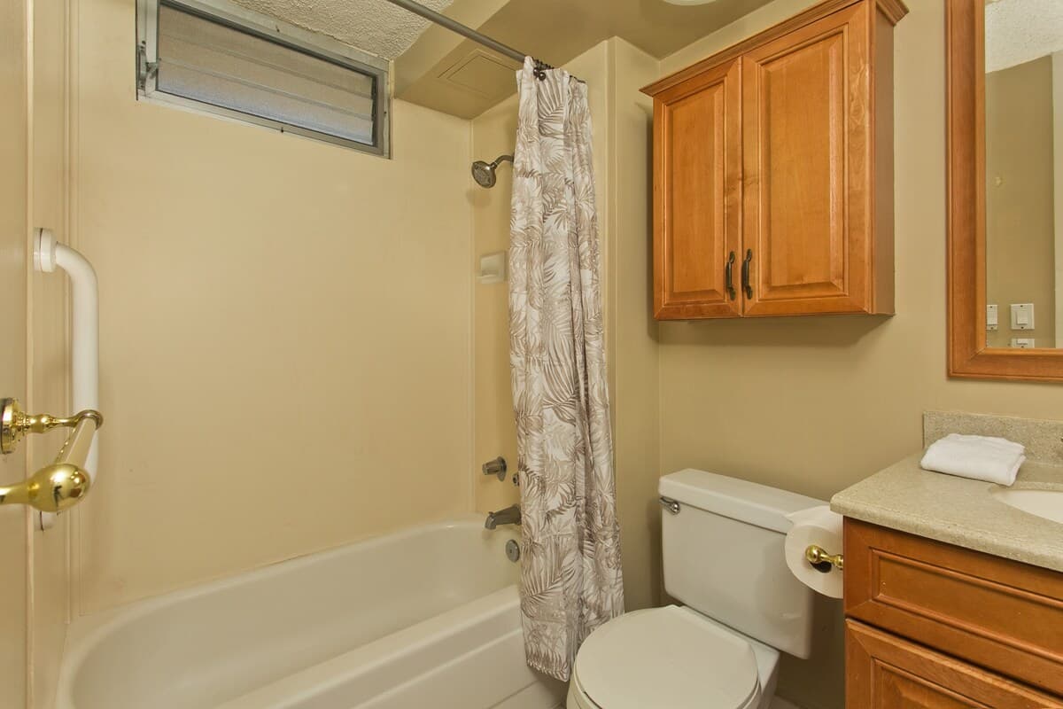 Condo in Honolulu · ★4.92 · Studio · 1 bed · 1 private bath - Photo 3