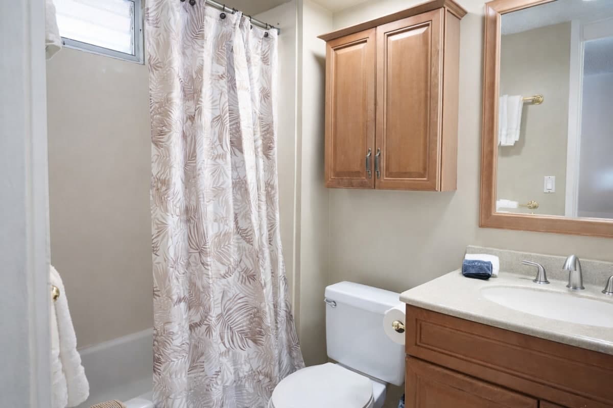 Condo in Honolulu · ★4.92 · Studio · 1 bed · 1 private bath - Photo 4