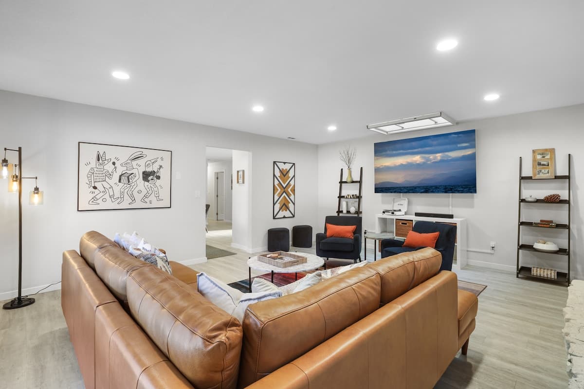 Pet-Friendly Stylish Home Near Tahoe Keys & Beach - Photo 3