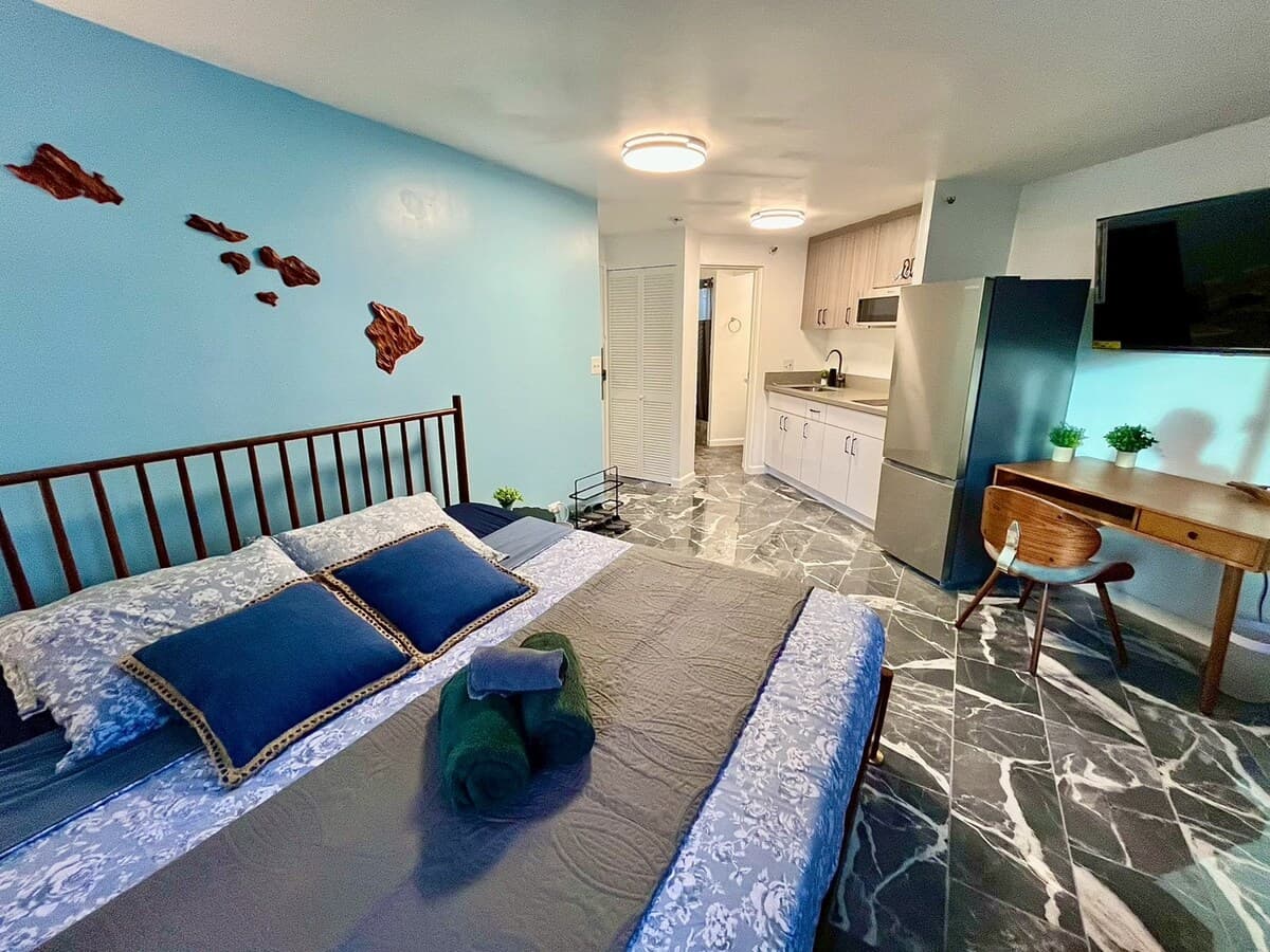 Condo in Honolulu · ★5.0 · Studio · 1 bed · 1 private bath - Photo 3