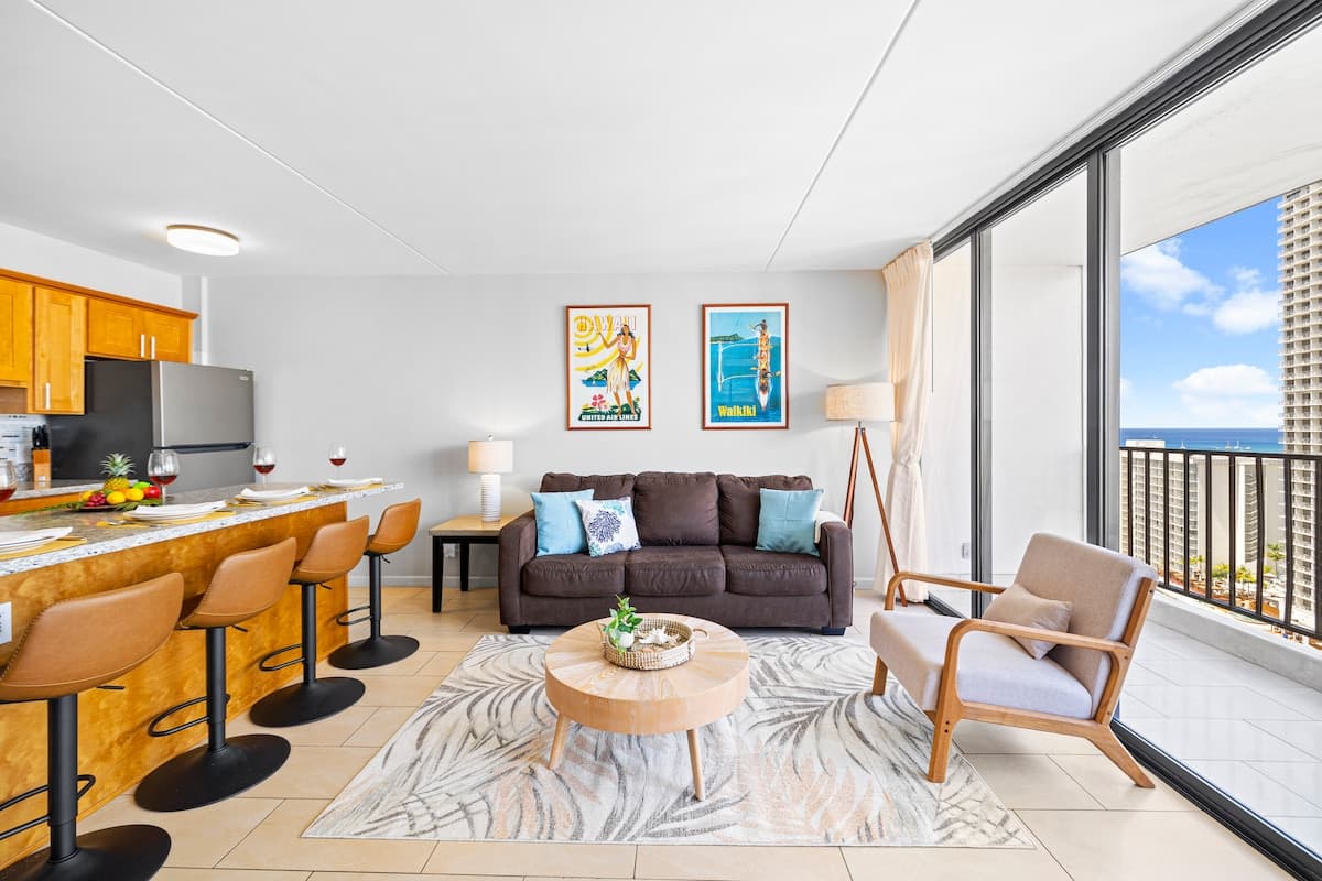 Condo in Honolulu · ★4.77 · 1 bedroom · 3 beds · 1 private bath - Photo 1