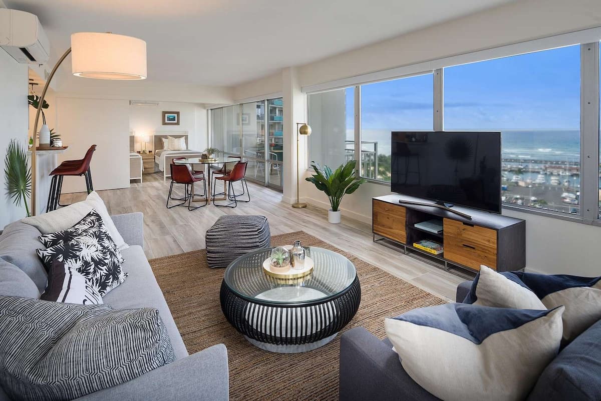 Condo in Honolulu · ★4.75 · 2 bedrooms · 3 beds · 2 private baths - Photo 1