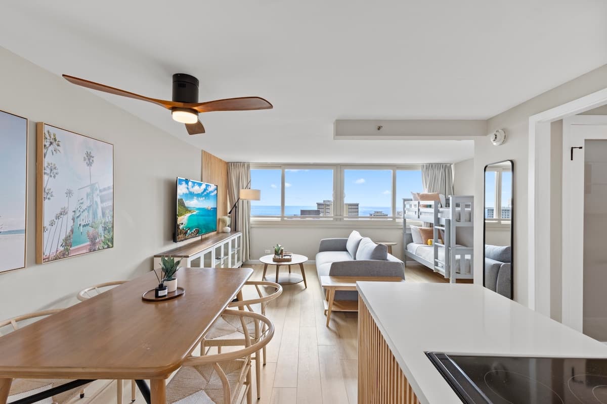 36F-Modern Upscale Ocean View 1BR-Waikiki Beach! - Photo 2