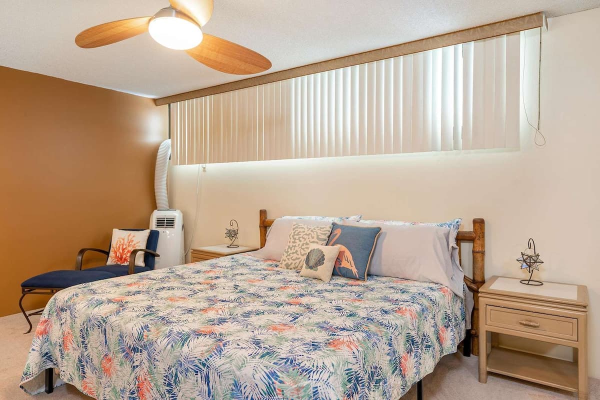 Condo in Honolulu · ★4.89 · 1 bedroom · 1 bed · 1.5 private baths - Photo 1