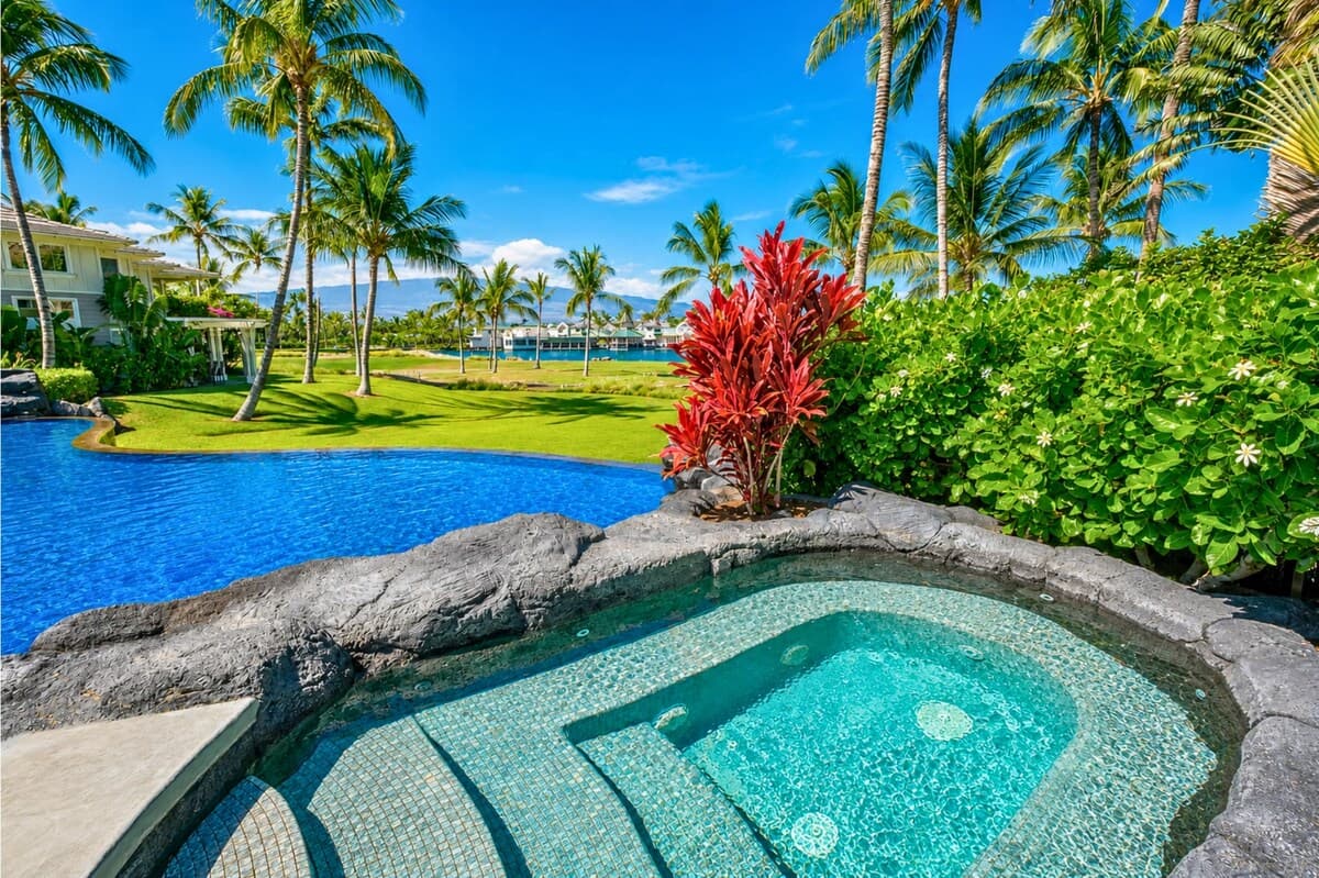Condo in Waikoloa Village · ★5.0 · 2 bedrooms · 4 beds · 2 baths - Photo 4