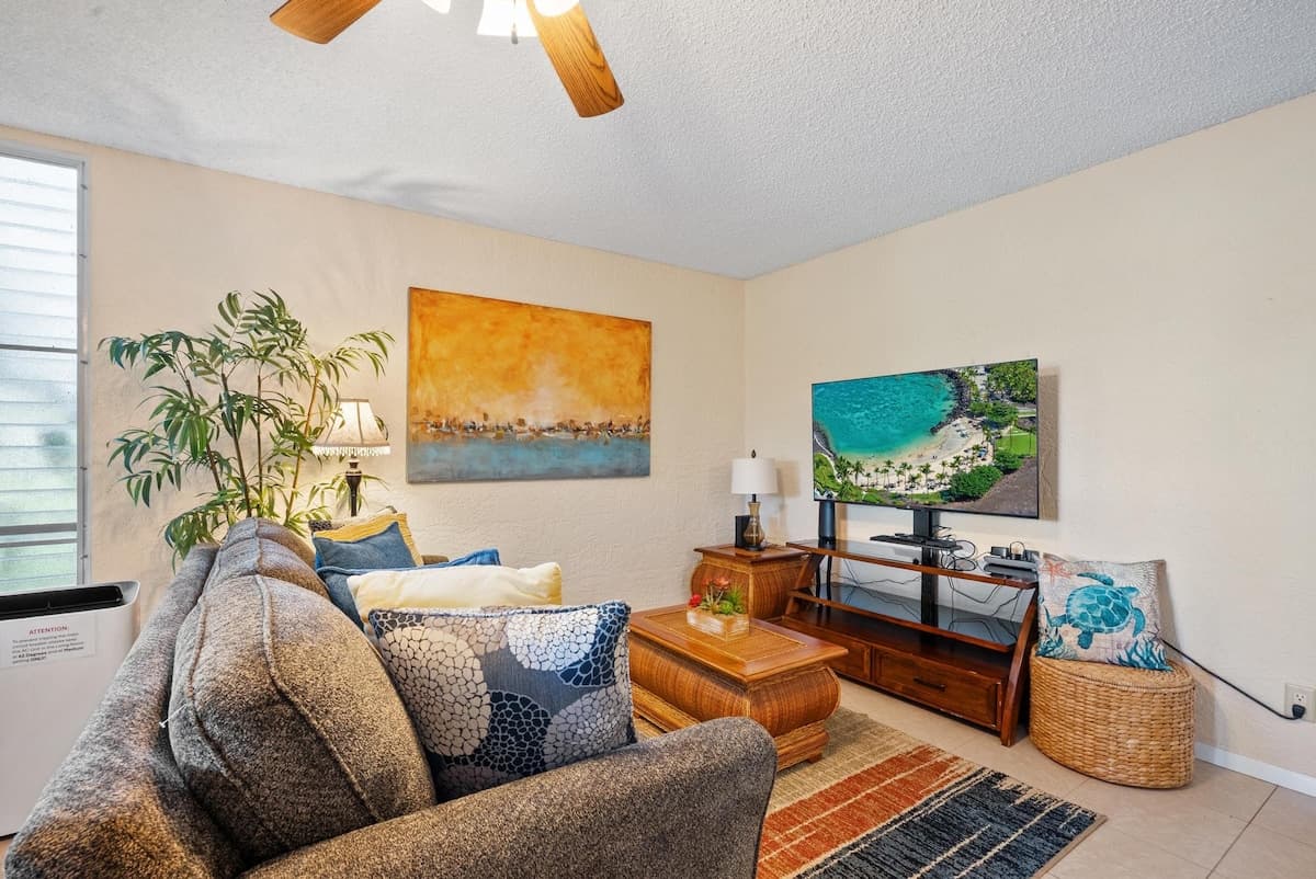 Kailua-Kona Oceanside Condo - Photo 2