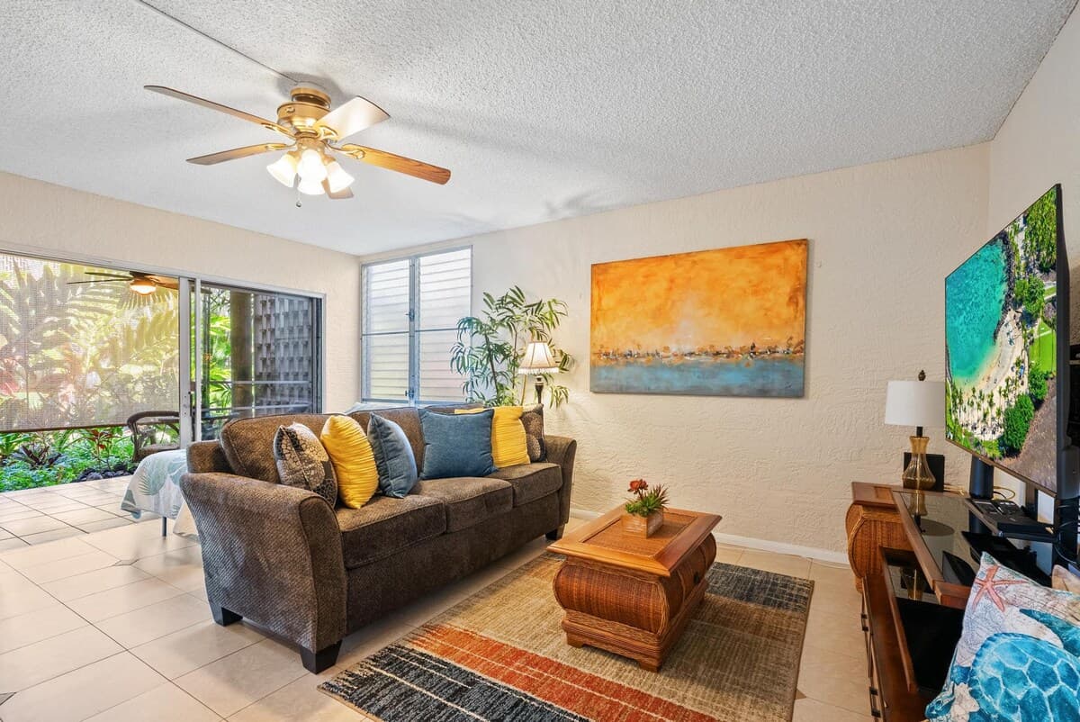 Kailua-Kona Oceanside Condo - Photo 1