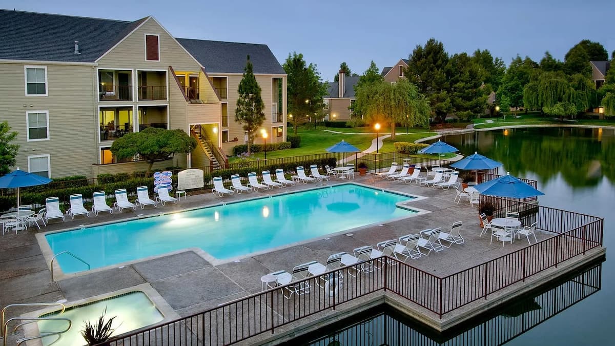 Nice 2-bedroom apartment at Redwood Shores - Photo 1