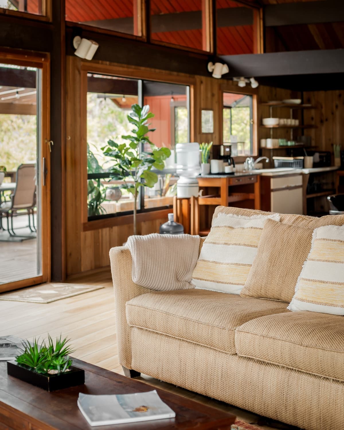 Cabin in Volcano · ★4.89 · 3 bedrooms · 4 beds · 3 private baths - Photo 2