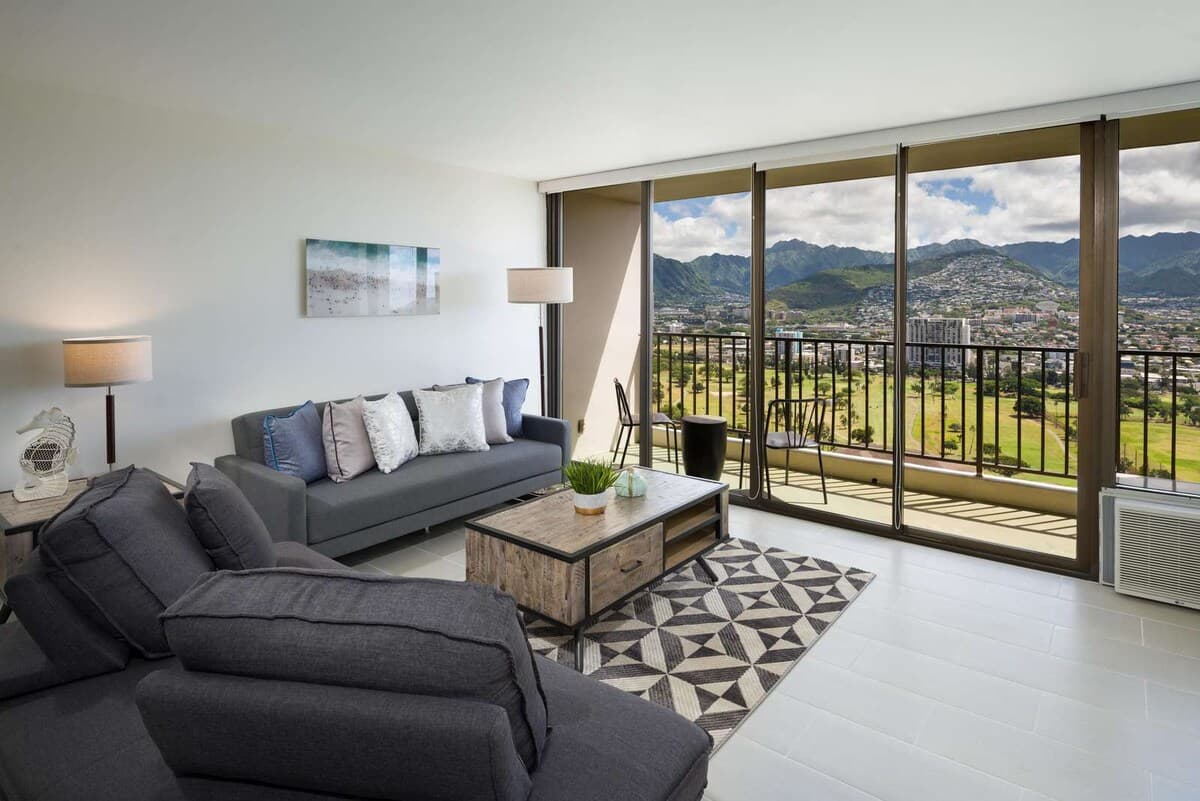 35th Fl Waikiki Banyan | Mtn View | AC | Parking - Photo 1