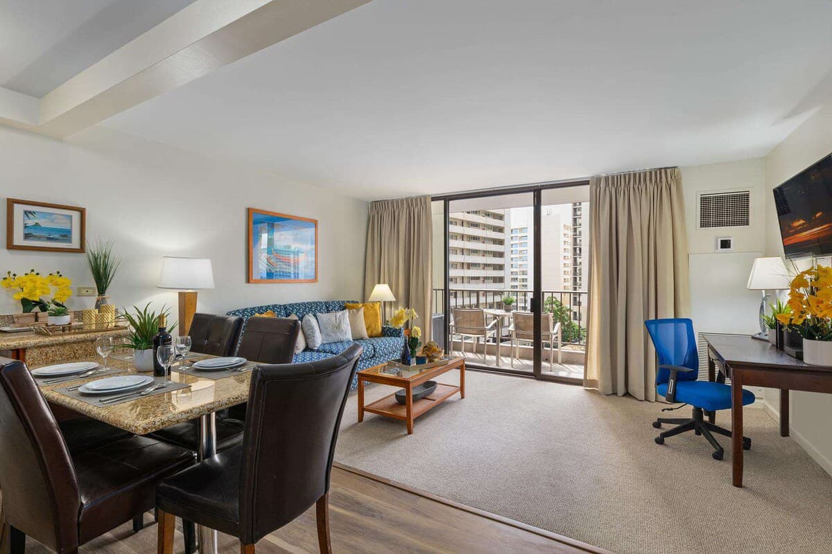 8th Fl Waikiki Sunset | Parking | Pool | AC - Photo 3