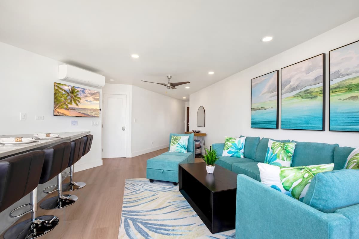Island condo w/ beach access & pool - Photo 2
