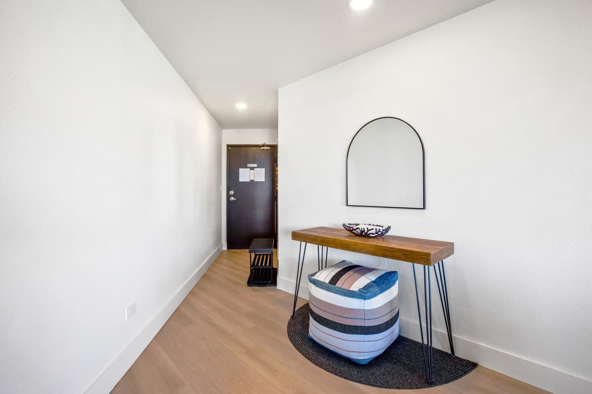 Island condo w/ beach access & pool - Photo 4