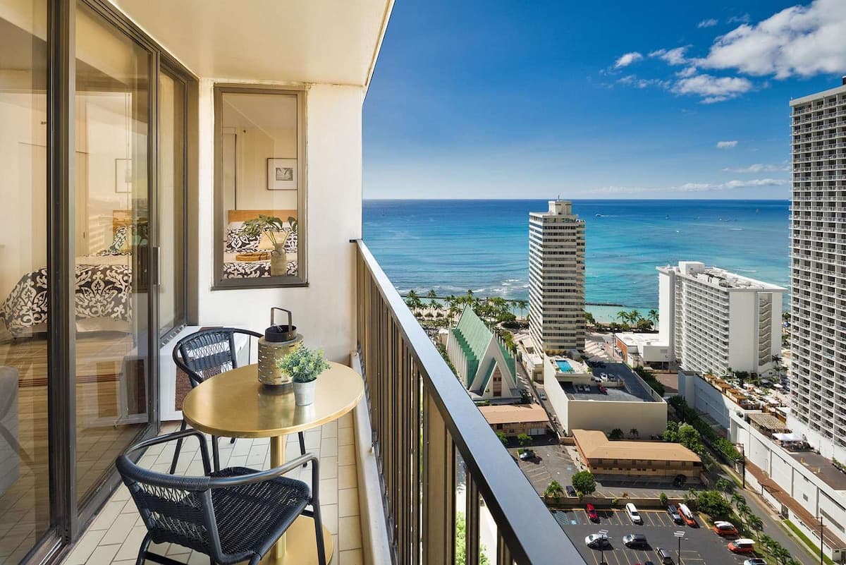 31st Fl Banyan | Parking | Partial-Ocean Views - Photo 3