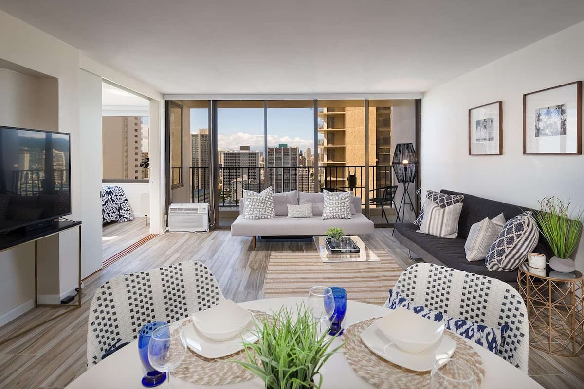 31st Fl Banyan | Parking | Partial-Ocean Views - Photo 2