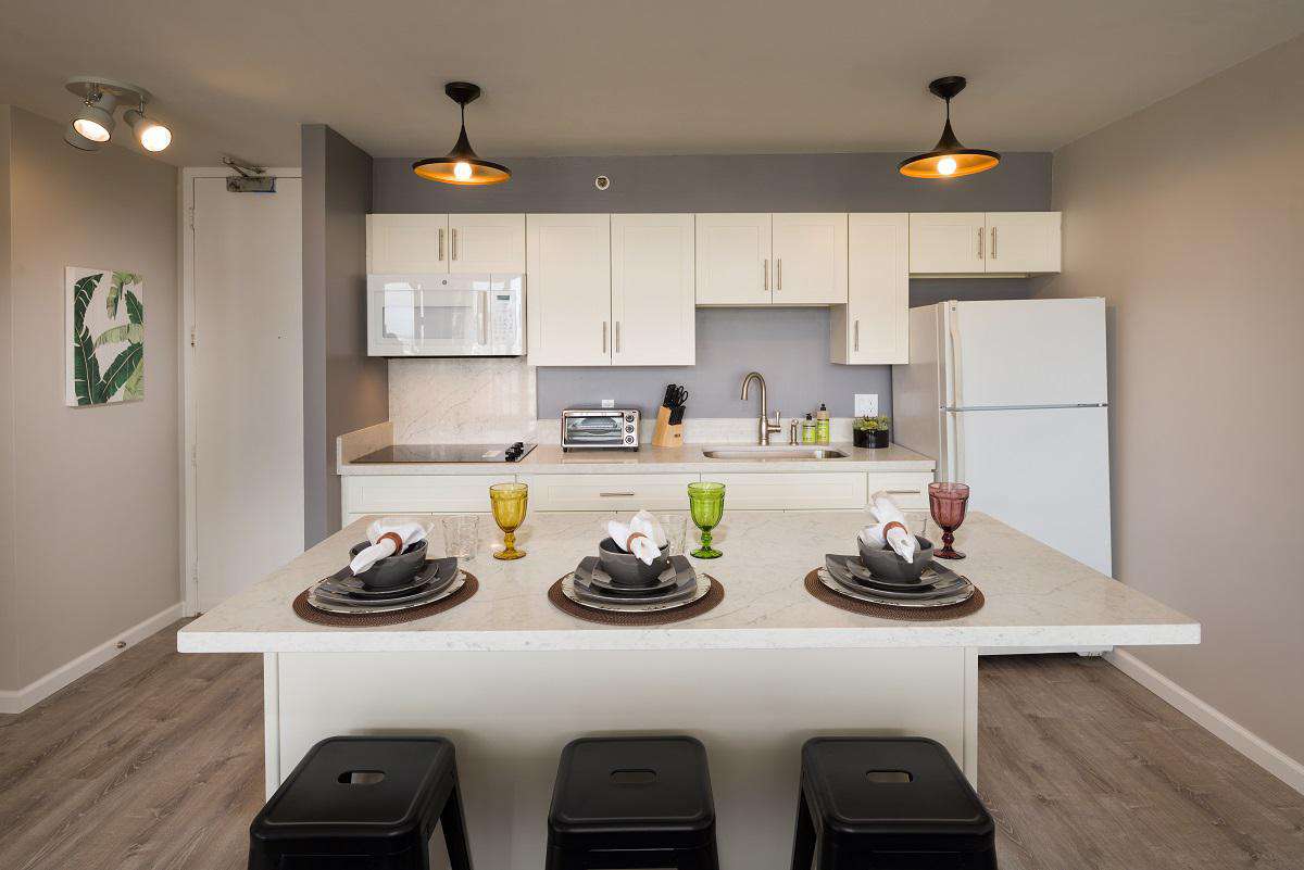 31st Fl Waikiki Banyan | Ocean View | Parking - Photo 4