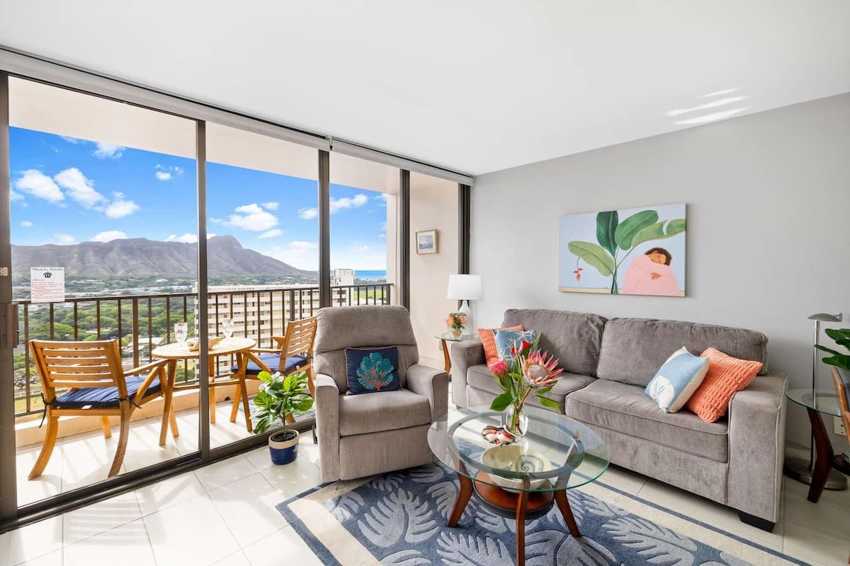 29th Fl Waikiki Banyan | King | Parking - Photo 1