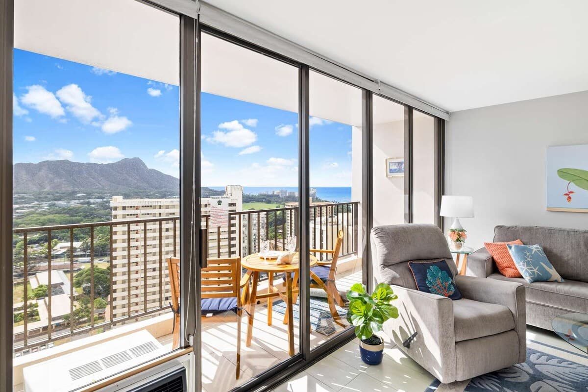 29th Fl Waikiki Banyan | King | Parking - Photo 4