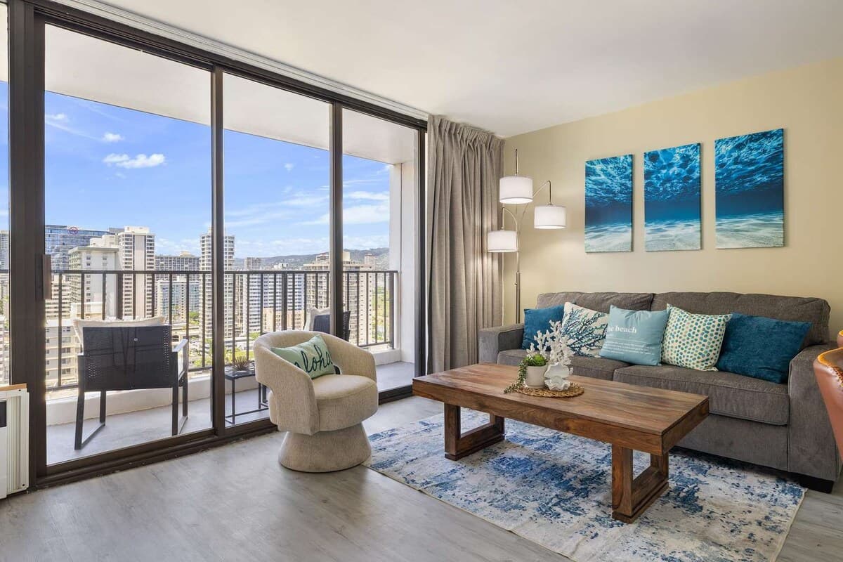 20th Fl Waikiki Banyan | King | AC | Parking - Photo 2