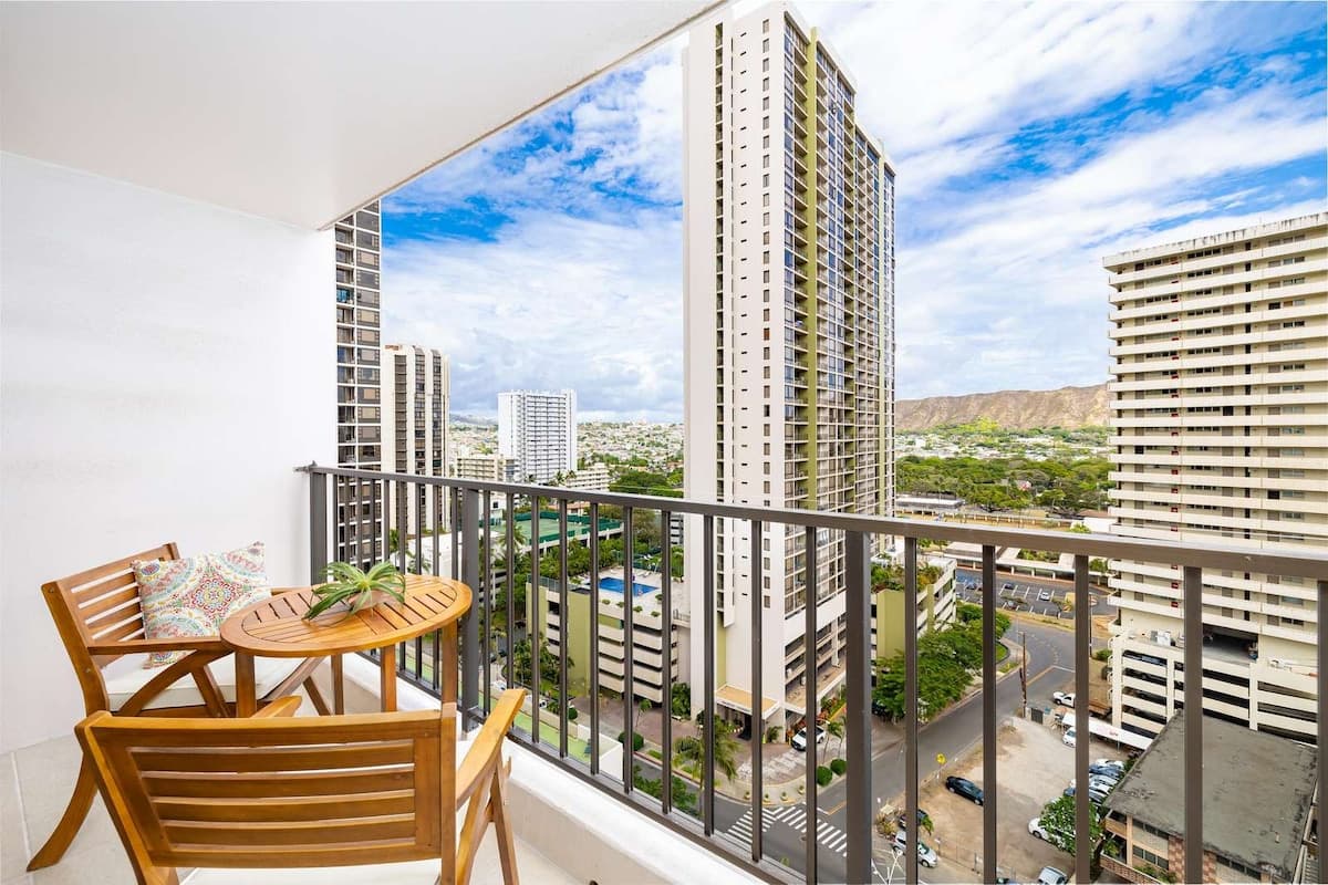 17th Fl Waikiki Banyan | Parking | AC | Pool - Photo 3