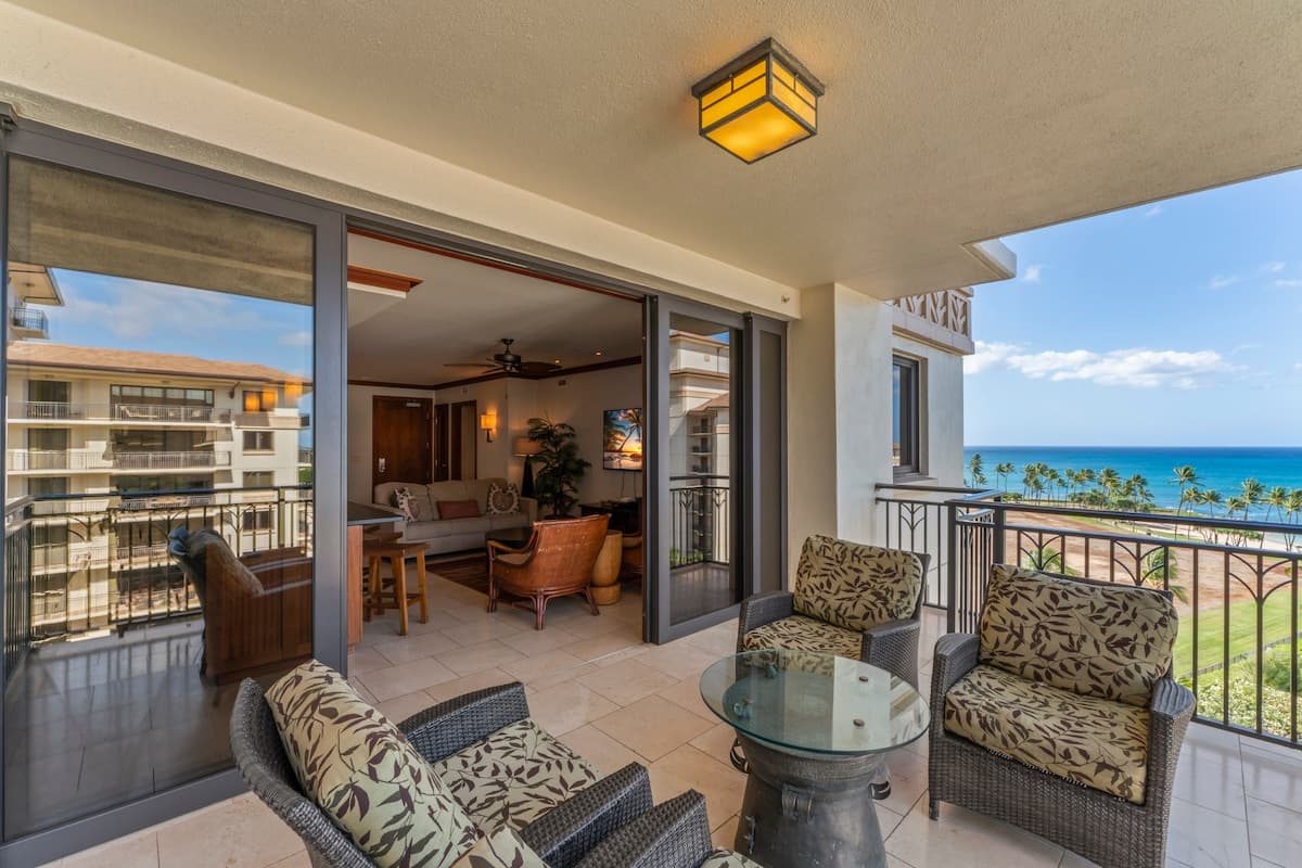 Condo in Kapolei · ★4.96 · 2 bedrooms · 3 beds · 2 private baths - Photo 3